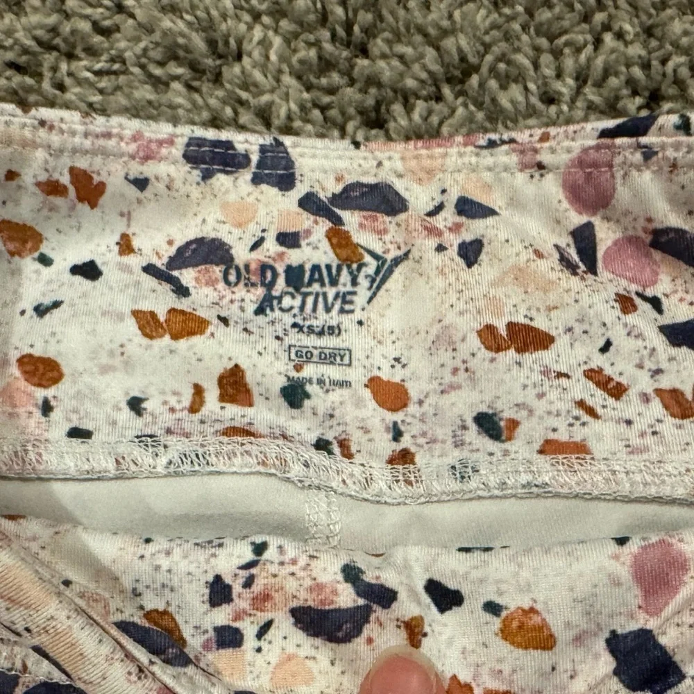 5/$25 Bundle of 2 pairs of girls Old Navy leggings